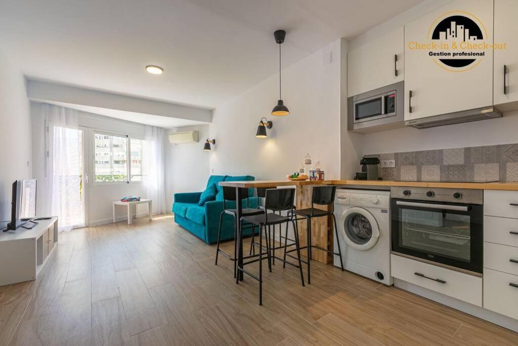 Apartamento El Solaire Centro ตอร์เรโมลิโนส ภายนอก รูปภาพ