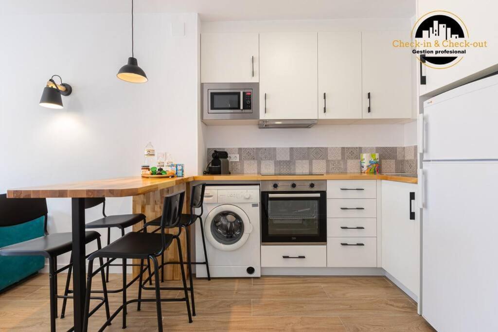 Apartamento El Solaire Centro ตอร์เรโมลิโนส ภายนอก รูปภาพ